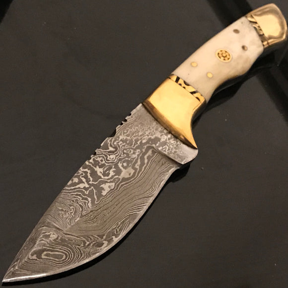 Handmade Custom Damascus Horn Hunting Knife (BB-13) - Frontier Blades