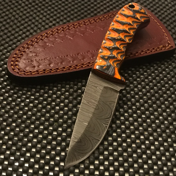 Twisted Wood Handle Portable Damascus Steel Hunting Skinning Knife W/ Brown Leather Sheath (DM-1218)