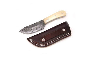Handmade Custom Short Damascus Skinning Knife Precision Blade (DM-1131)